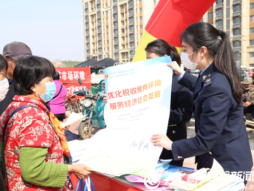 臨港區稅務局進基層 便民辦稅普及稅法知識，助力企業管理升級